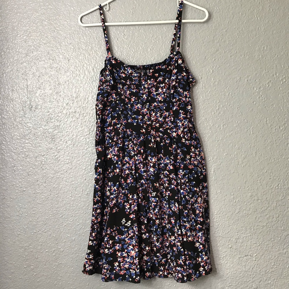 6/$20 + Express Floral Dress w/ Pockets